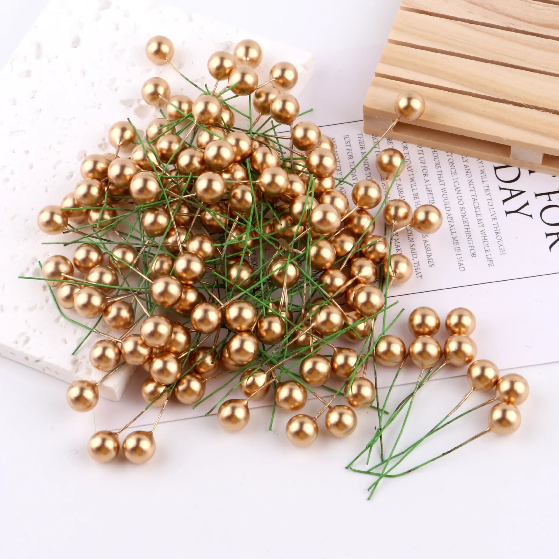 1000/50pcs Christmas Berries Mini Plastic Berry Artificial Flower Red Cherry Simulation Pearlescent Stamen Gift Wreath DIY Decor
