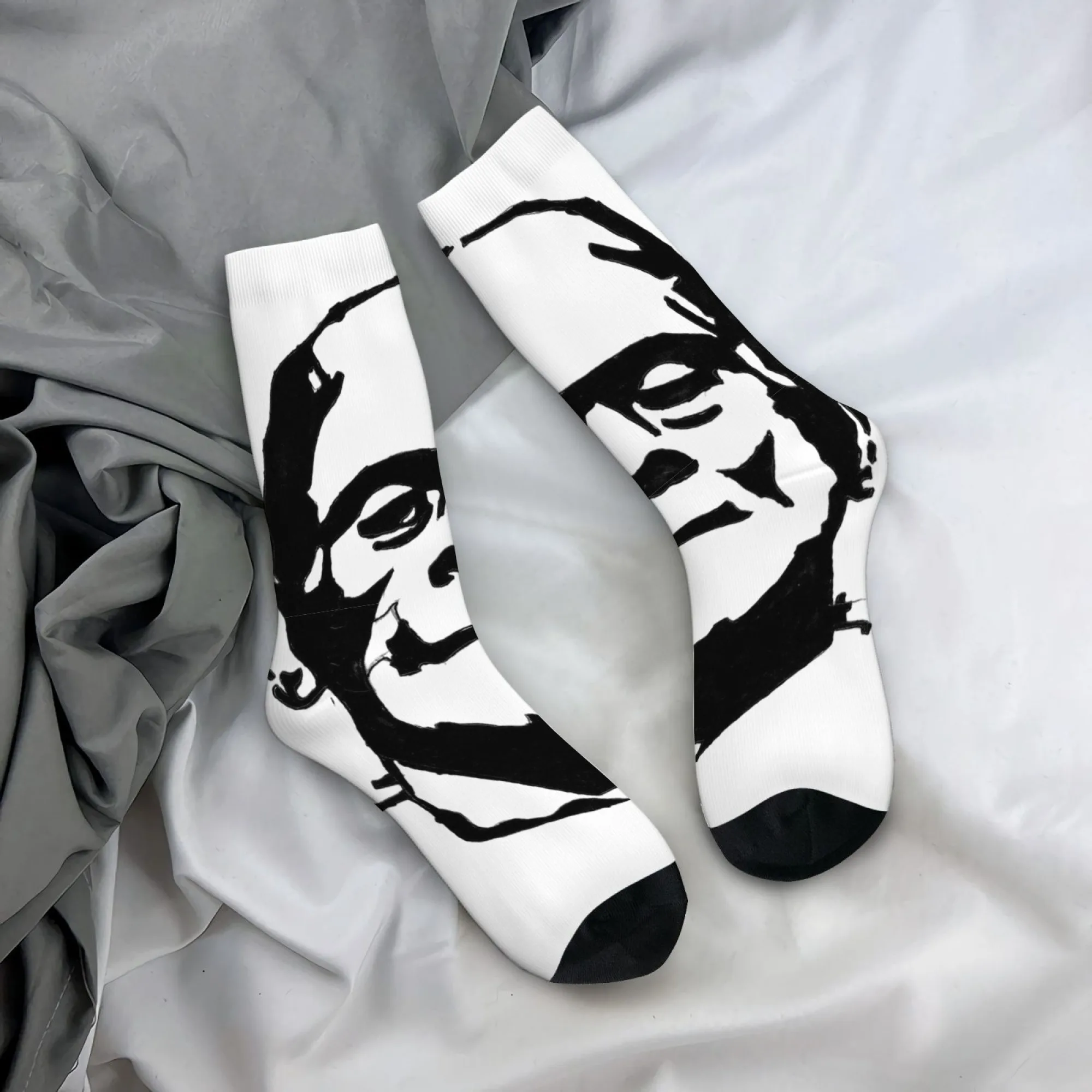 

Черно-белые носки с принтом лица в стиле бодл-строк: минималистичные, прочные, художественные, авангардные, мягкие, удобные, дышащие