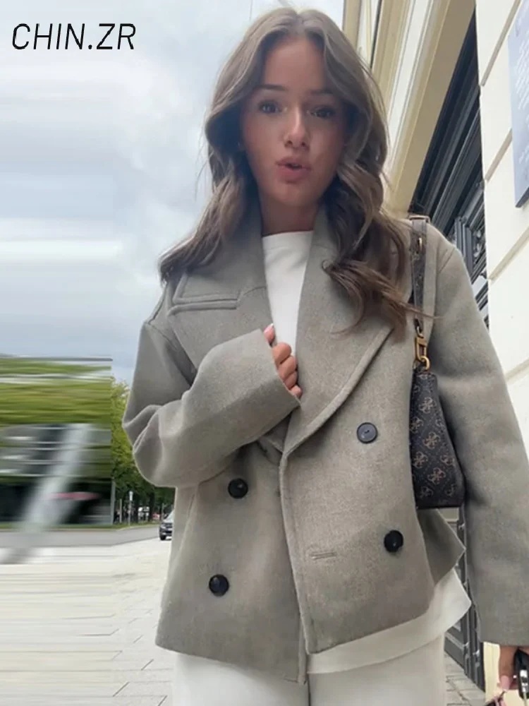 Abrigos cortos de lana elegantes para mujer, chaqueta femenina de manga larga con doble botonadura y solapa holgada, prendas de vestir cálidas sólidas para otoño 2025