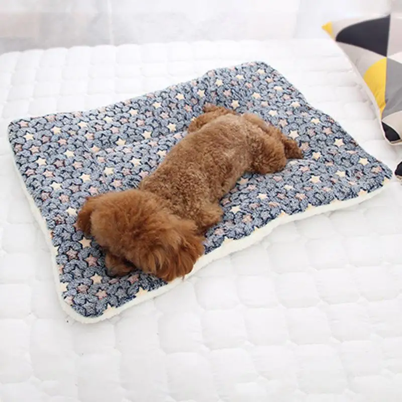 Dog Blanket Calming Blanket For Cats Soft Flannel Throw With Cute Paw Prints Cat Calming Blanket For Indoor Cats Dogs Puppies