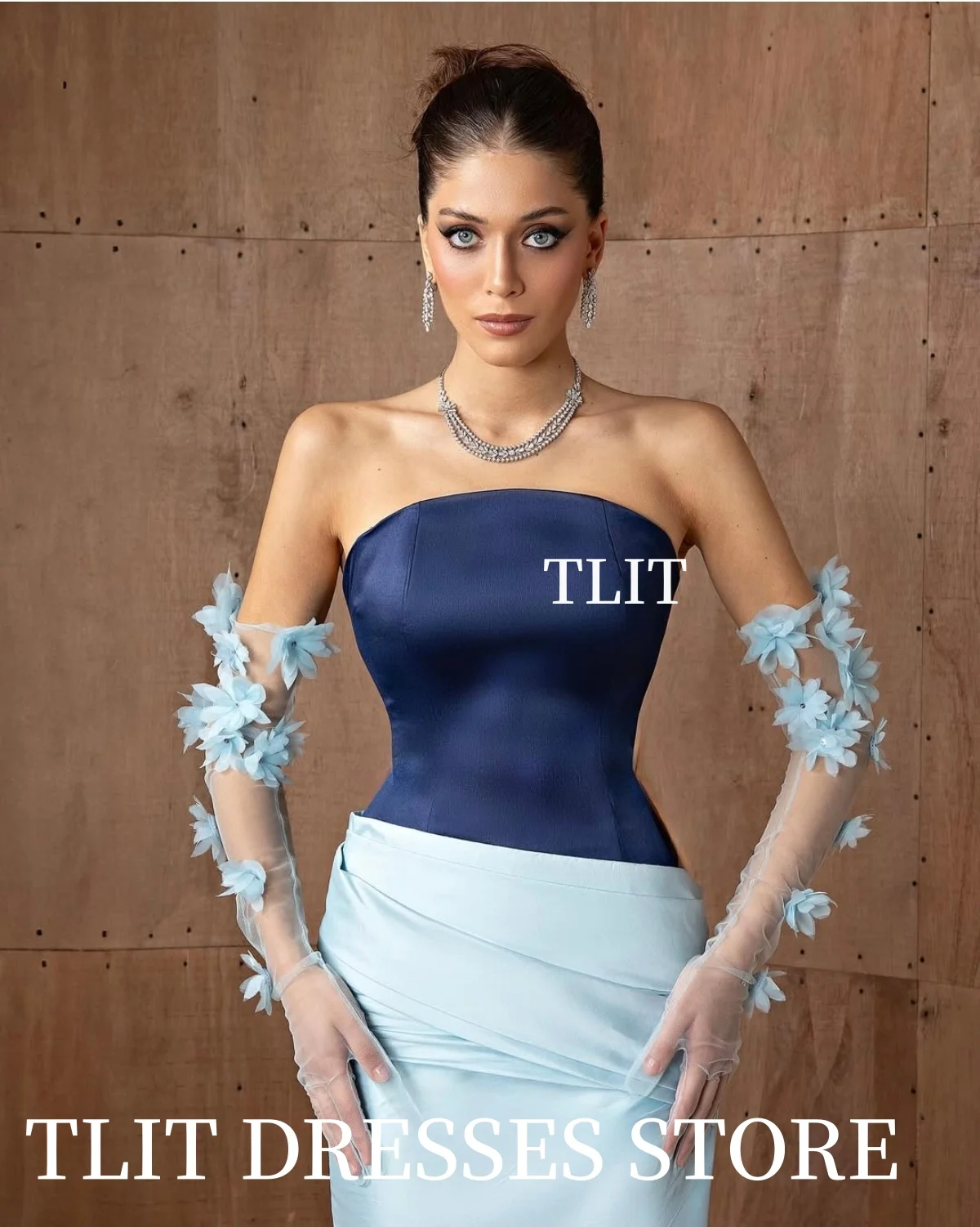 فساتين سهرة أنيقة بحورية البحر باللون الأزرق من TLIT مخصصة من التول مع فساتين حفلات بدون حمالات على شكل زهور