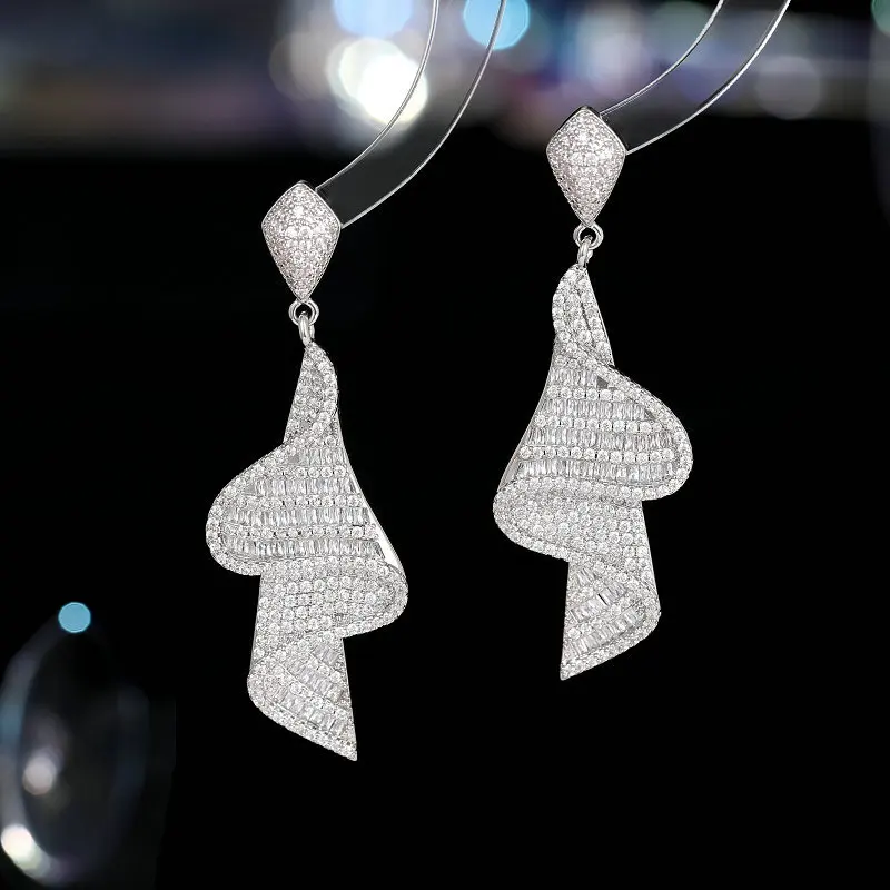 New Fashion Exaggerated Luxury Heavy Industry Earrings Zircon Skirt Flapping Light Luxury High end Evening Dress Bridal Earrings