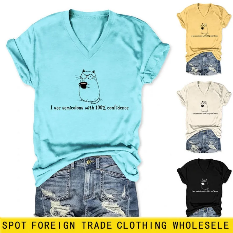 

Модная женская футболка с V-образным вырезом и буквенным принтом, летняя свободная повседневная блузка с короткими рукавами и застежкой спереди.