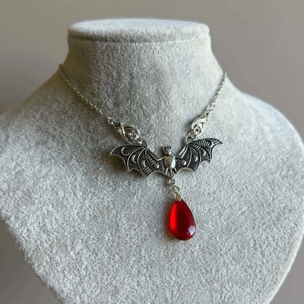 Gothic Vintage Engraved Sliver Color Moon Phase Vampire Bat Red Teardrop Gem Pendant Choker Necklace for Women Halloween Jewelry
