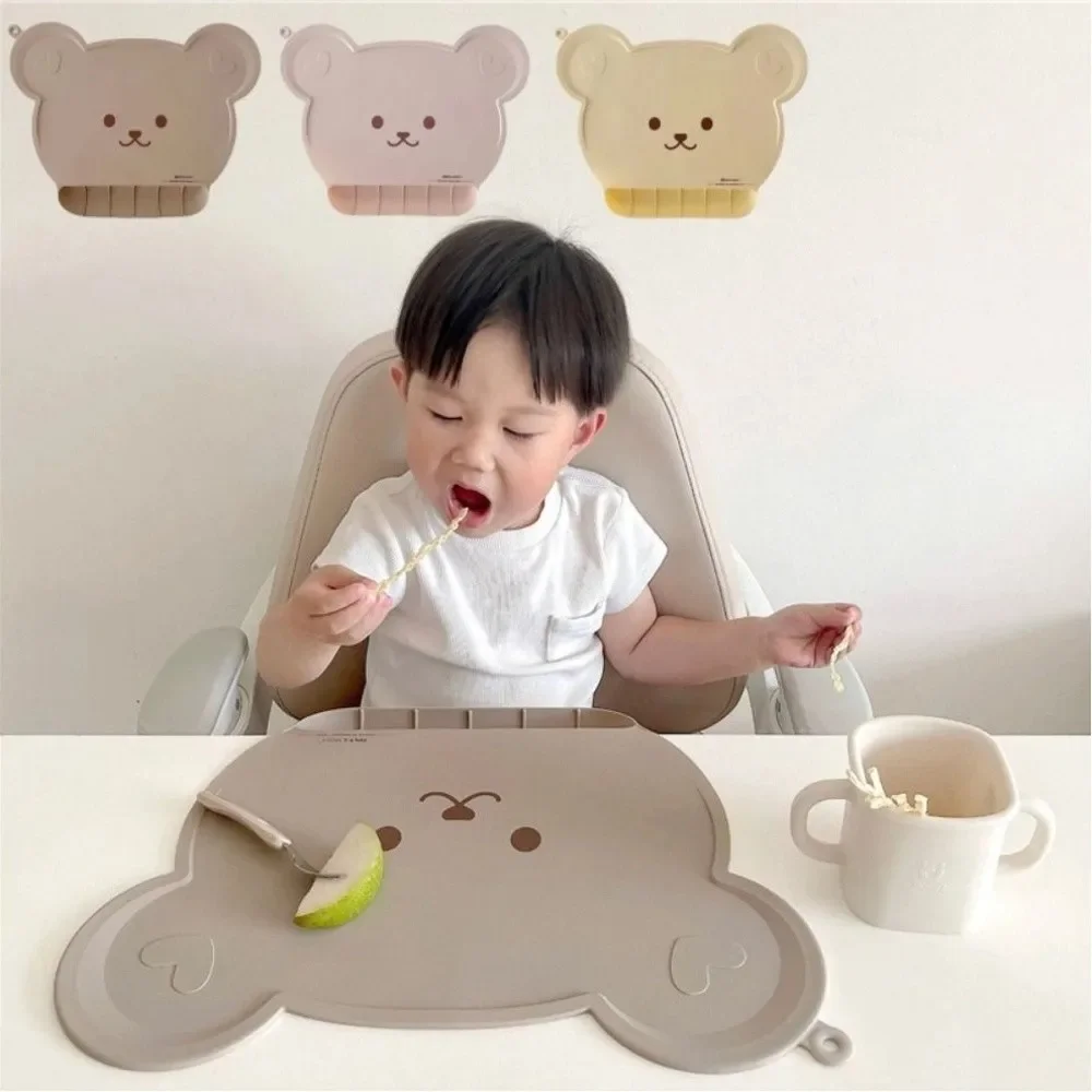 

Cute Bear Shape Silicone Placemat Heatproof Waterproof Table Mat Food Grade Feeding Placemat