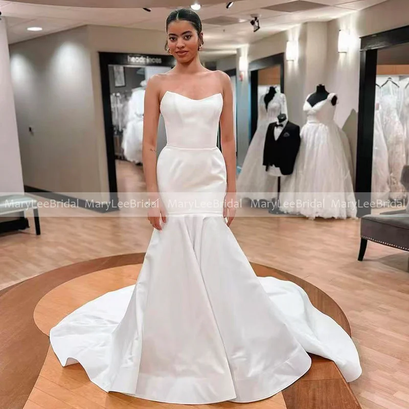 Abito da sposa a sirena personalizzato per donna Scollo senza spalline Abiti da sposa in raso bianco Abito da sposa lungo strascico robe de mariage