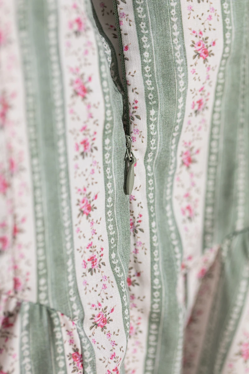 สีเขียวลายดอกไม้พิมพ์สปาเก็ตตี้เซ็กซี่ชุดผู้หญิง A-Line Midi วันหยุดปาร์ตี้ฤดูร้อน Robe