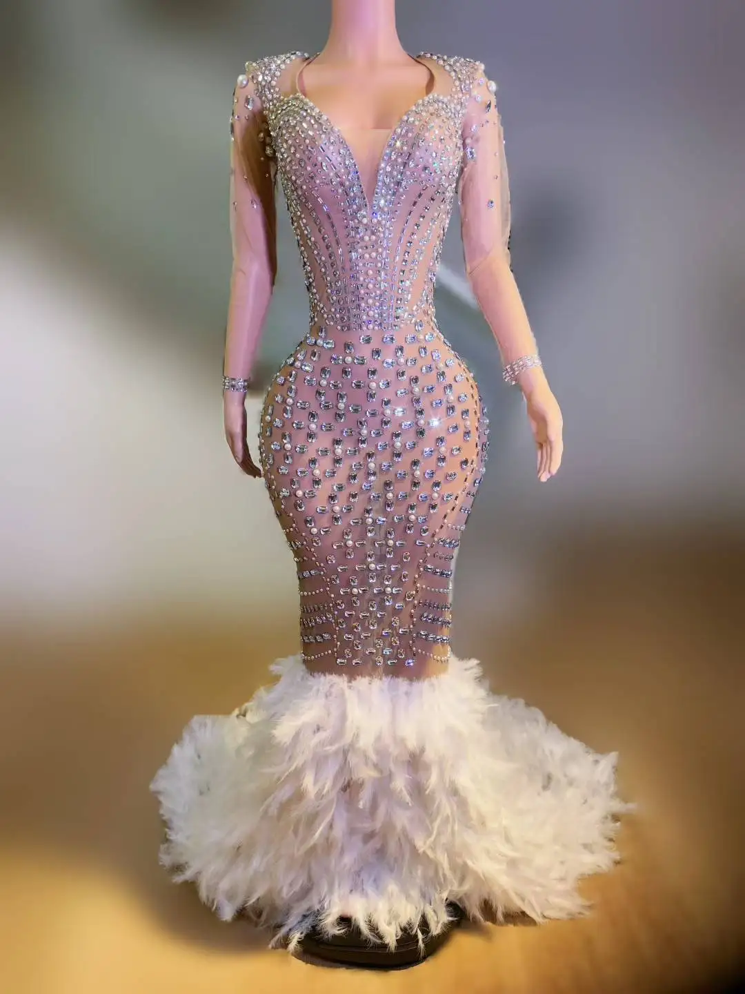 Luxurious Sexy Stage Costumes V-neck Diamond Feather Dress Nightclub Bar Dj Performance Singer Gogo Dancers Festival Stage Wear