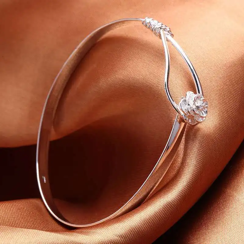 Hot New Silver Color Bracelets for Women Fine Elegant Flower Bangle Adjustable Jewelry Fashion Party Gifts Girl Student