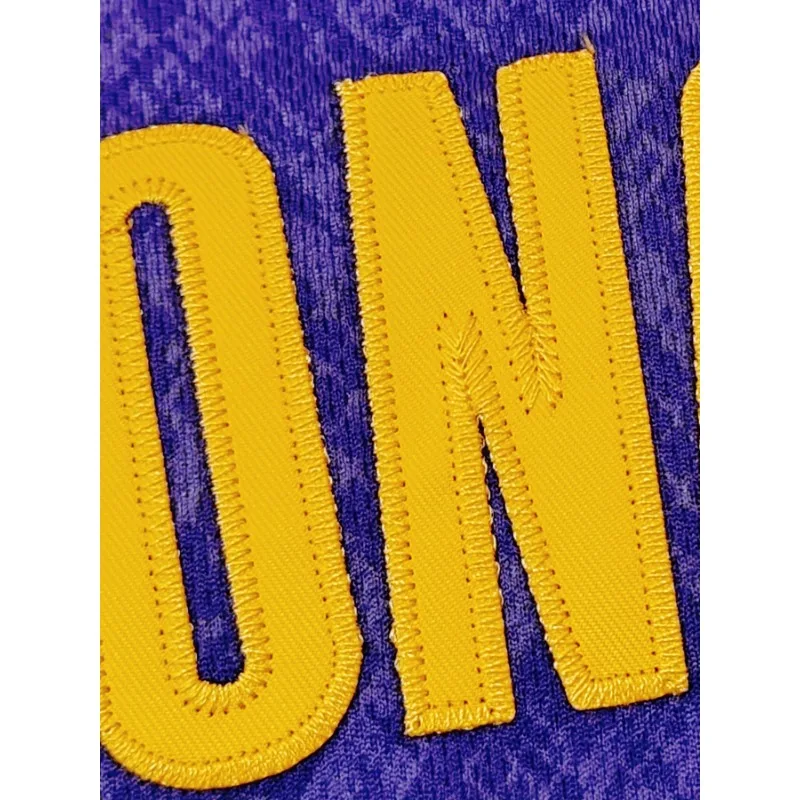 Uomo # 77 Maglia da basket ricamata Los Angeles girocollo, vestibilità ampia, traspirante ed elasticizzata, maglietta sportiva casual per l'allenamento