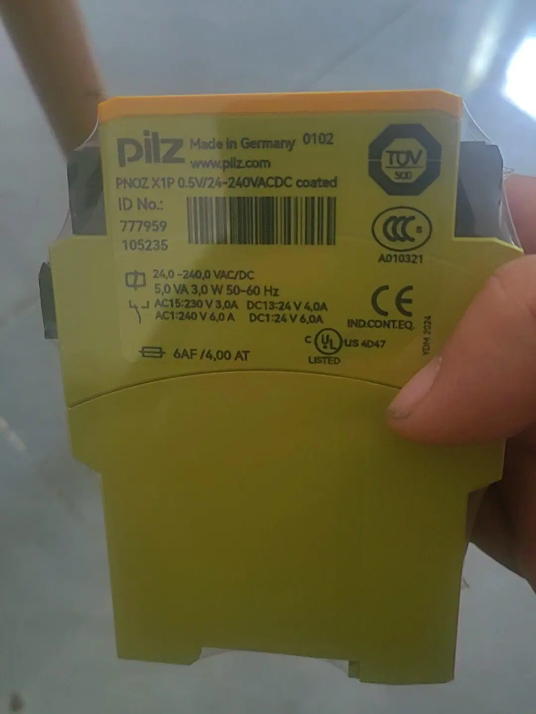 PILZ Pilz safety relay PNOZ X1P, model 777959,