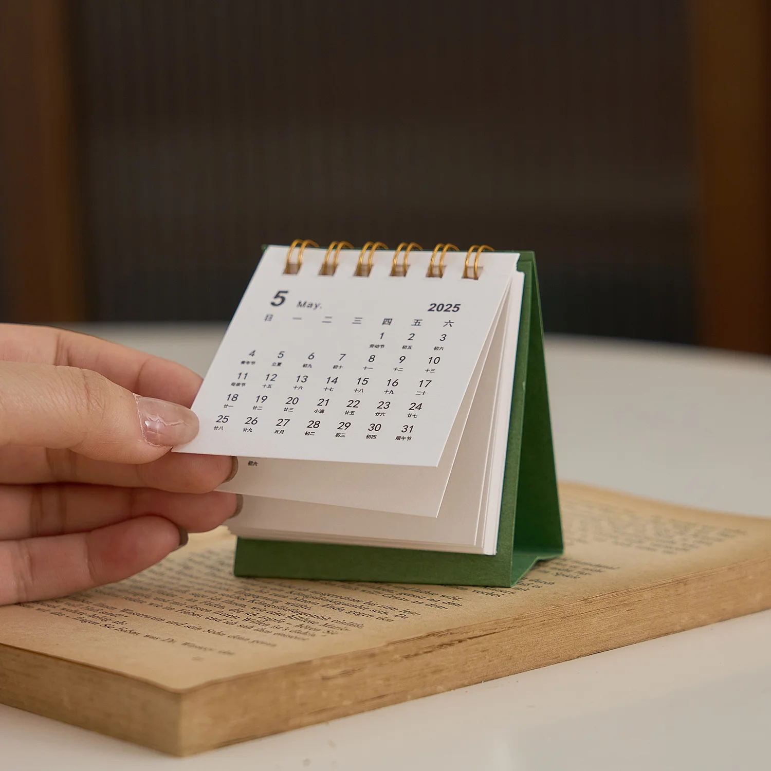 2026 Mini Desk Calendar Casual Style Solid Color Portable Calendar Desktop Ornament Check-In Plan Small Desk Calendar