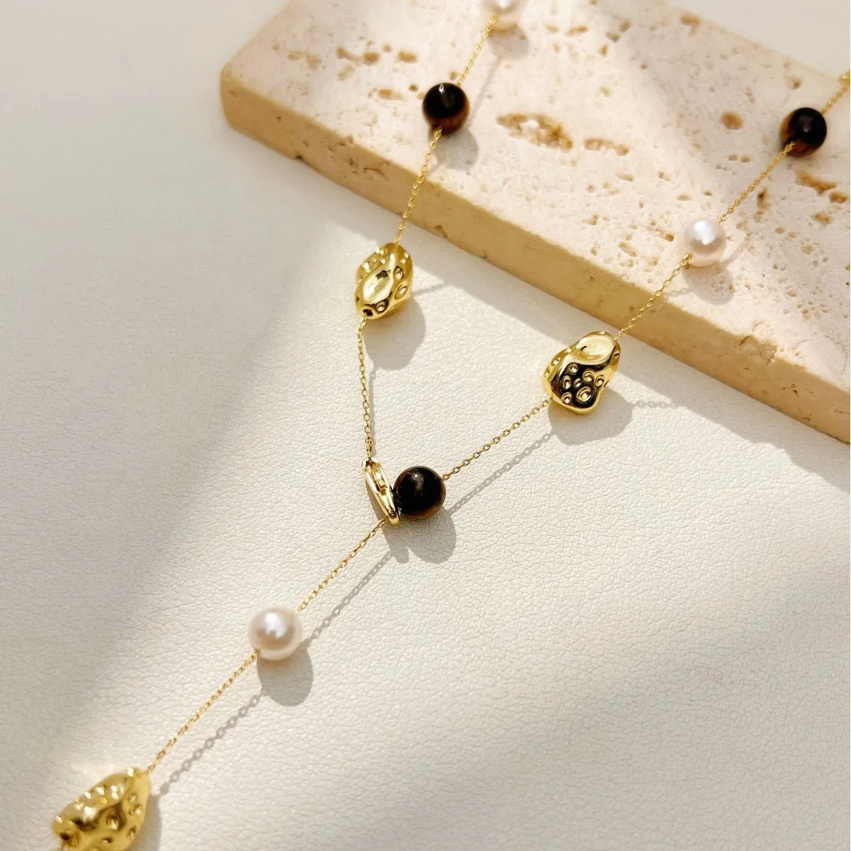 Tiger Eye Stone and Pearl Necklace, Vintage Versatile Niche Design, High-End Necklace