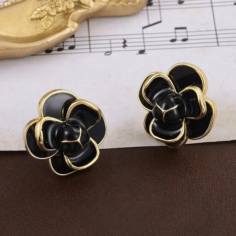 

High Quality S925 Luxury Camellia Earrings Black White Rose Woman Pvd Gold Plated Jewelry Gift