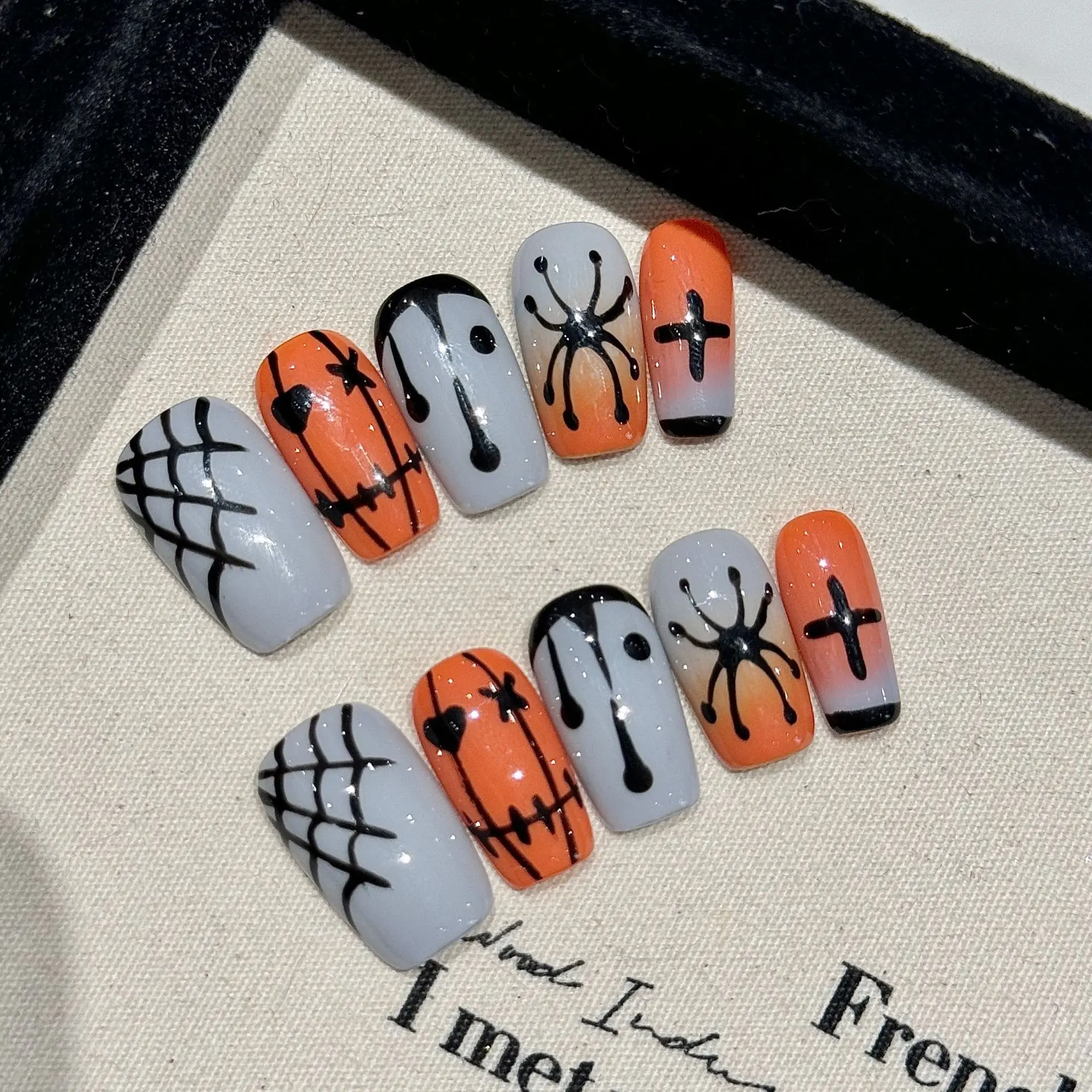 

10pcs Short Square False Nail Handmade Ghost Face Spider Web Pattern Press On Nails Gradient Orange Blue Fake Nail For Halloween