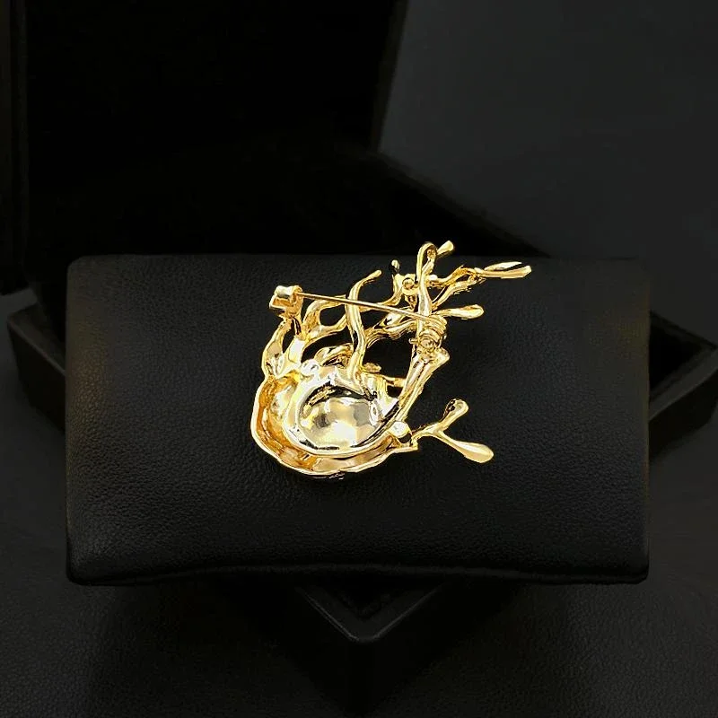 Retro Tree Brooch for Women Suit High-End Luxury Golden Pearl Geometric Lapel Pins Clothing Accessories Sweater Jewelry  5879