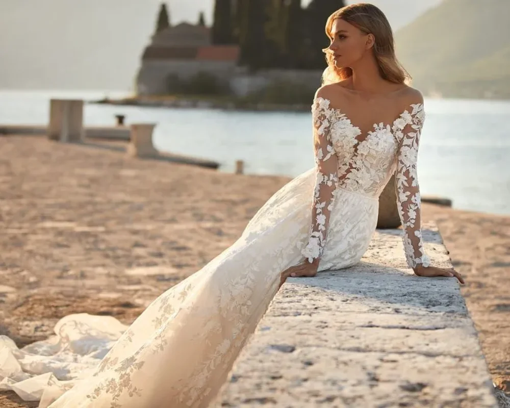 Abiti da sposa Boho Beach A Line personalizzati per la sposa Donna Taglie forti Maniche lunghe Fiori di pizzo Gioiello trasparente