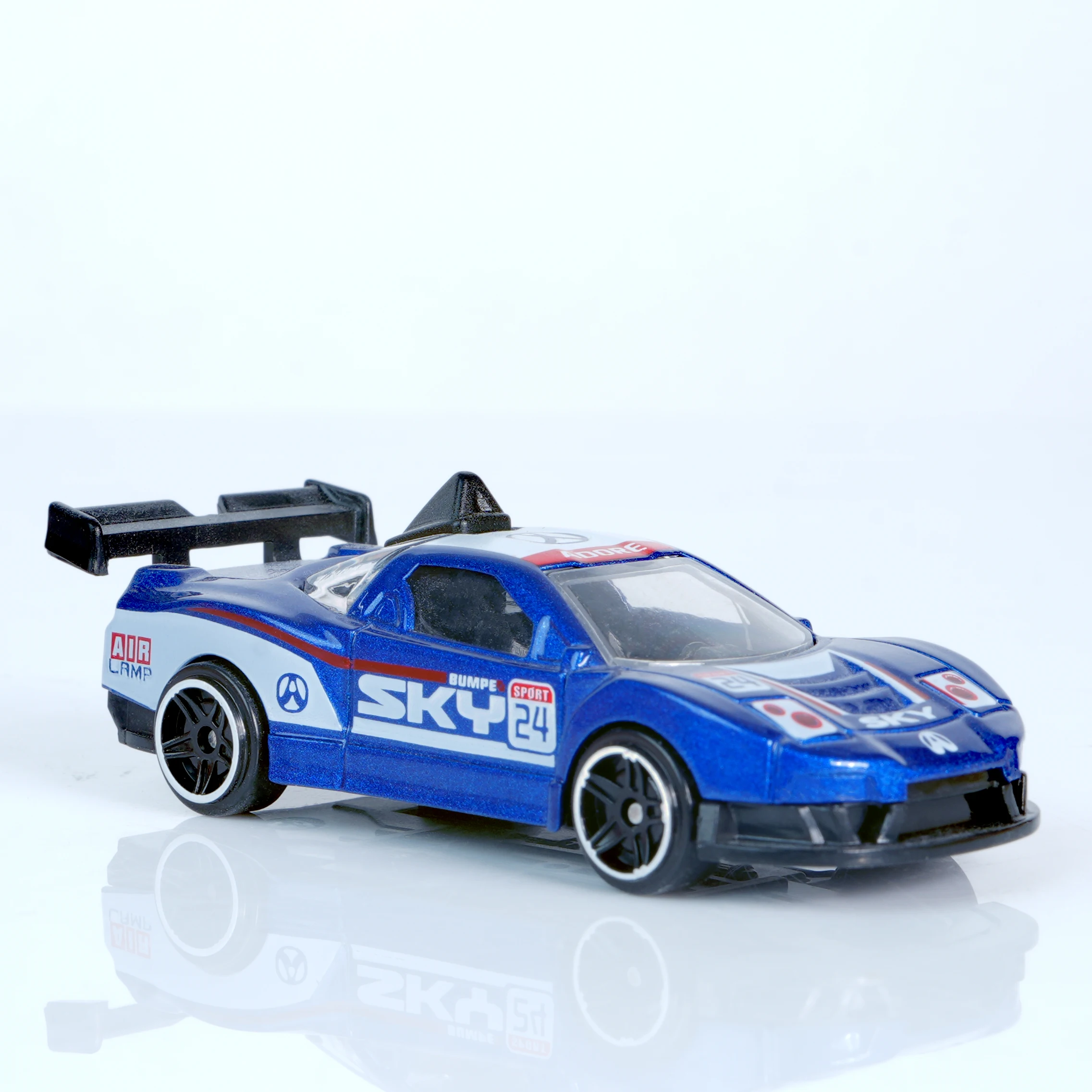 รถของเล่นโมเดลรถแข่งสปอร์ตอัลลอยด์คุณภาพสูง ขนาด 1:64 ของสะสมสำหรับเด็กผู้ชาย ของขวัญสำหรับผู้ที่ชื่นชอบรถยนต์ ของตกแต่ง ของประดับ ของขวัญวันหยุด วันคริสต์มาส วันเกิด