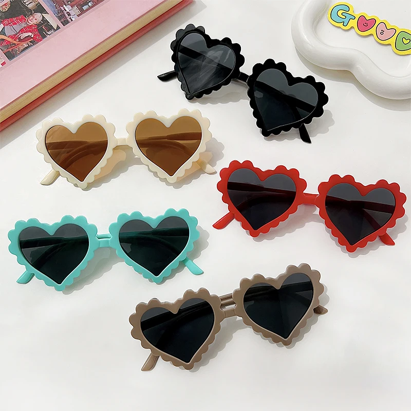 

Children Cute Sweet Sunglasses Heart Outdoor Boys Girls Lovely Personality Street Shooting Sunglasses Classic Kids Sunglasses