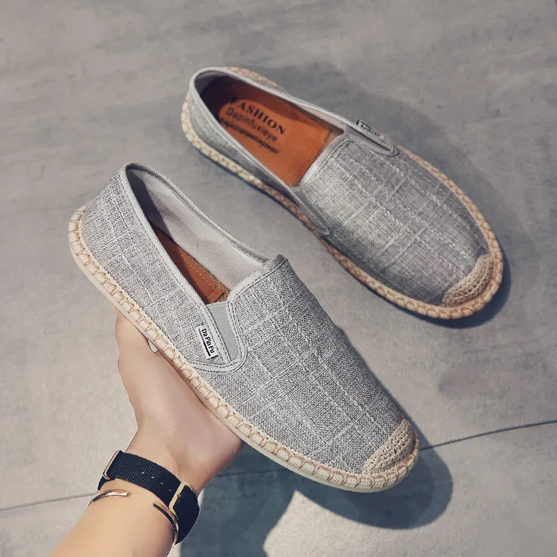 Atmungsaktive Paar-Freizeitschuhe Slip-on Loafers Große Größen 39-44 Outdoor-Trainer Herrenschuhe Sommer-Espadrilles Damen Canvas-Sneaker