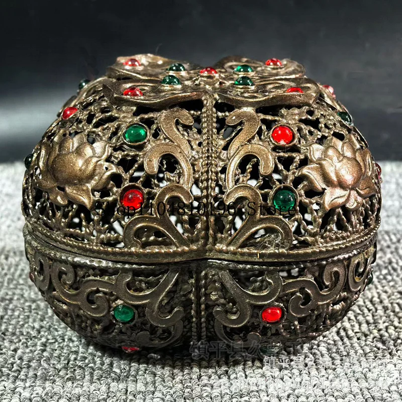 Wholesale of antique-style, court-inspired, intricately carved incense pouches, incense burners, and jewelry boxes Hollowed-out