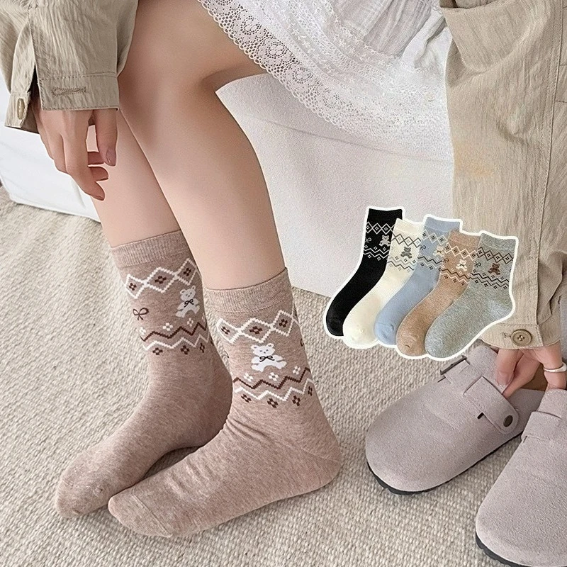 

Женские носки в стиле ретро, осень-зима 2024, новые носки среднего размера с милым медведем, корейские модные винтажные длинные носки в стиле Харадзюку, носки