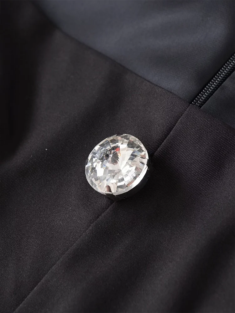 จั๊มสูทแฟชั่นผู้หญิงสไตล์ยุโรปแบบใหม่ ดีไซน์หลากหลาย พร้อมตกแต่งด้วยกระดุมเครื่องประดับสุดหรู