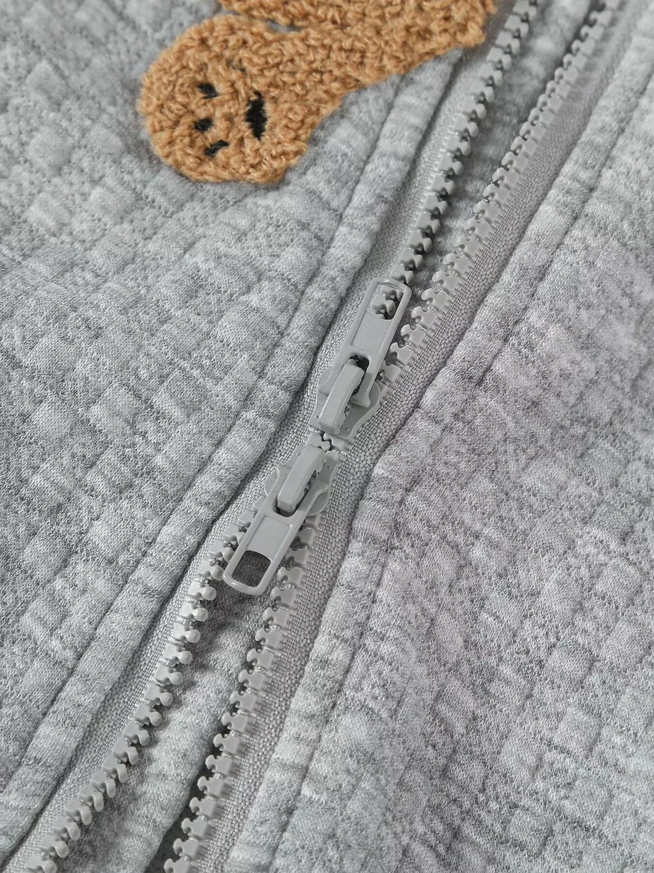 بدلة خريف 2025 للأطفال الرضع مع قلنسوة وسحّاب رومبير على شكل دب كرتوني ملابس خارجية للأطفال معطف 100% مبطن بالقطن 66-90