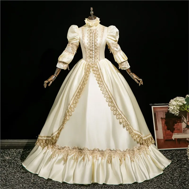 

High-neck photo performance dress