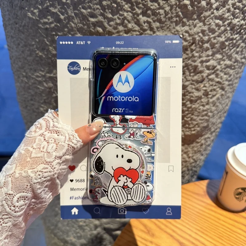 

Cute Snoopy flower Label Magsafe Wireless Charge Folding Case For Motorola Razr 60 50 40 Ultra Razr60ultra Snoopy Magnetic Stand