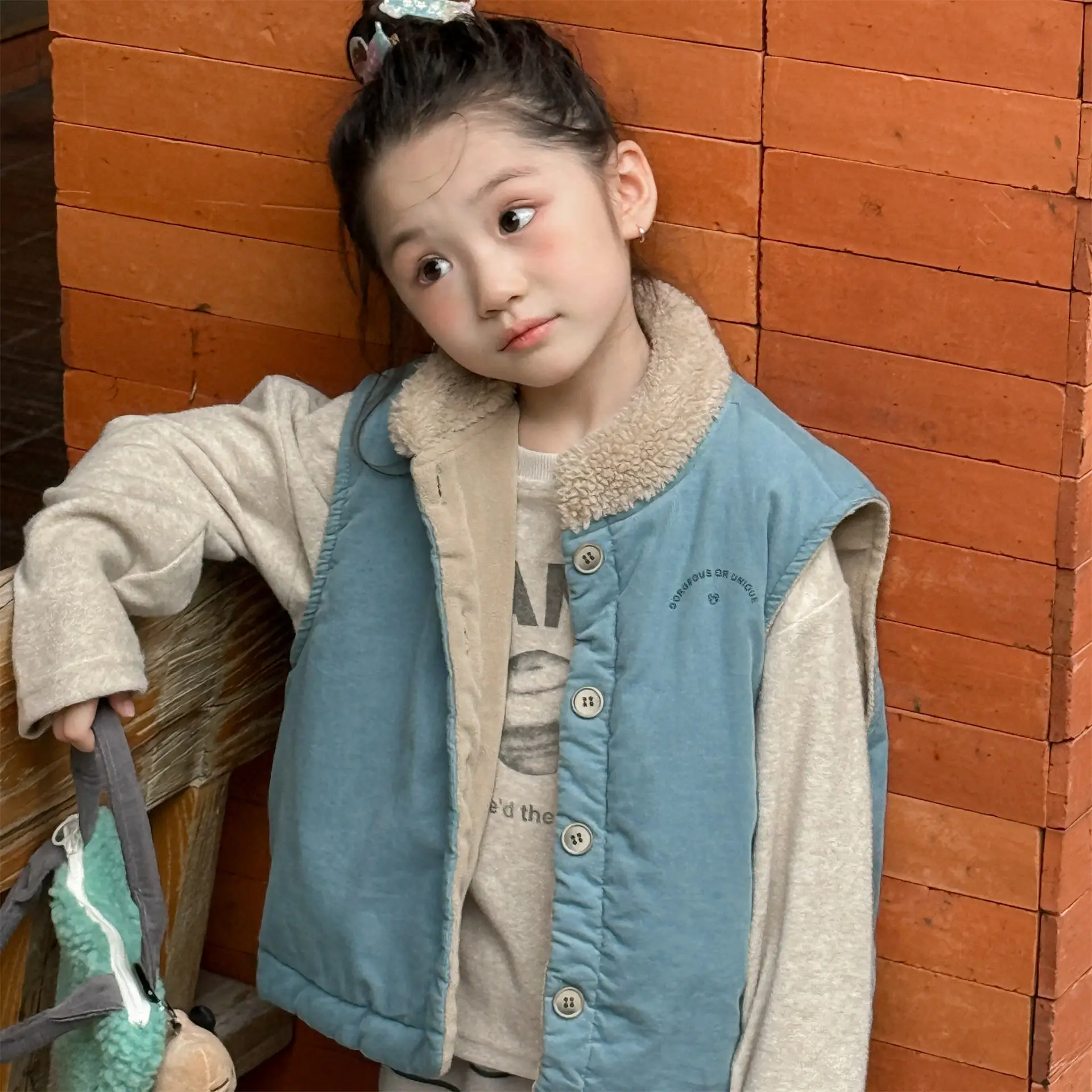 

2025 Winter New Children Sleeveless Warm Vest Plus Velvet Thick Girls Fashion Vest Cardigan Boys Quilted Jacket Kids Clothe