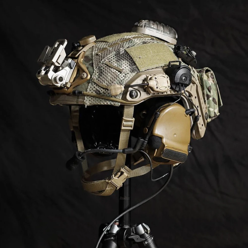 Casco Airsoft con auriculares tácticos LED y NVG camuflaje ligero - imagen 2