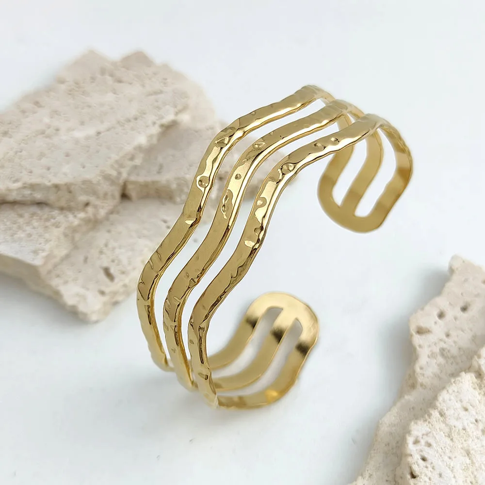 

Exquisite three-layer uneven opening bracelet, couple bracelet, golden stainless steel, Valentine's Day jewelry gift