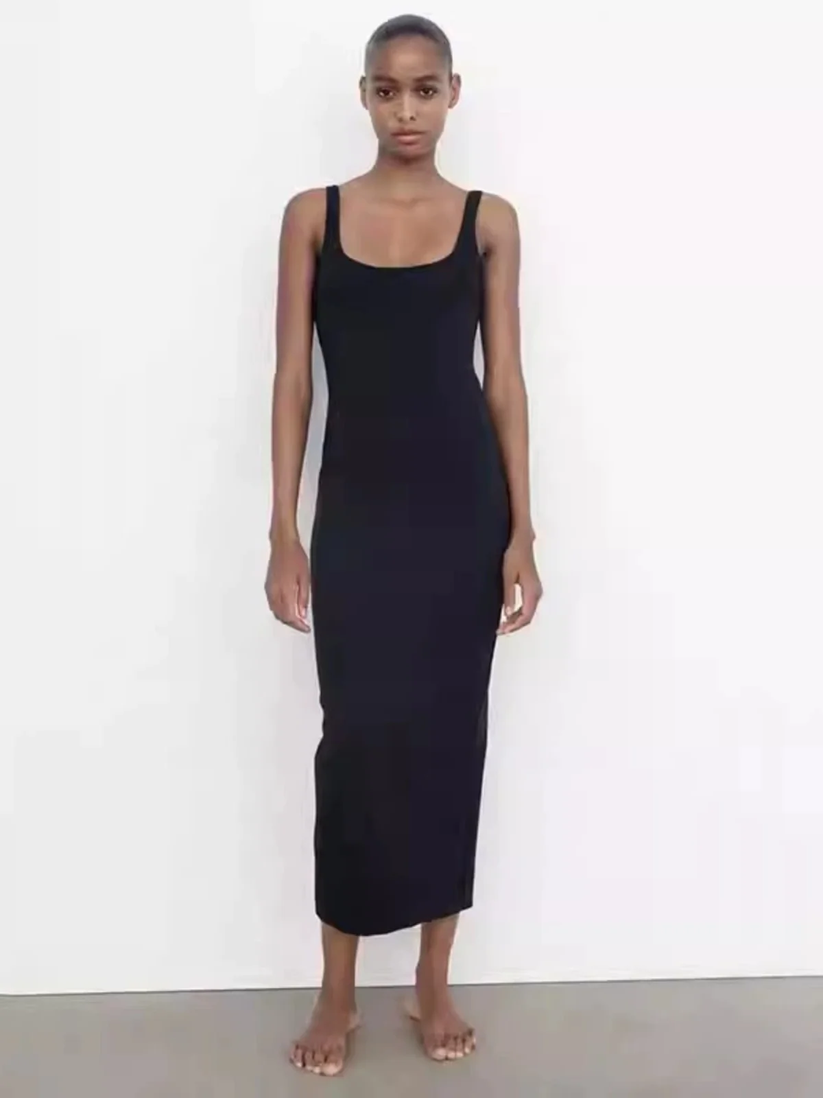 فستان نسائي أنيق جديد لموسم الربيع بكتف مكشوف وقطعة واحدة بتصميم عصري مع شق وقصة ضيقة وياقة على شكل حرف U بدون أكمام من مواد ...