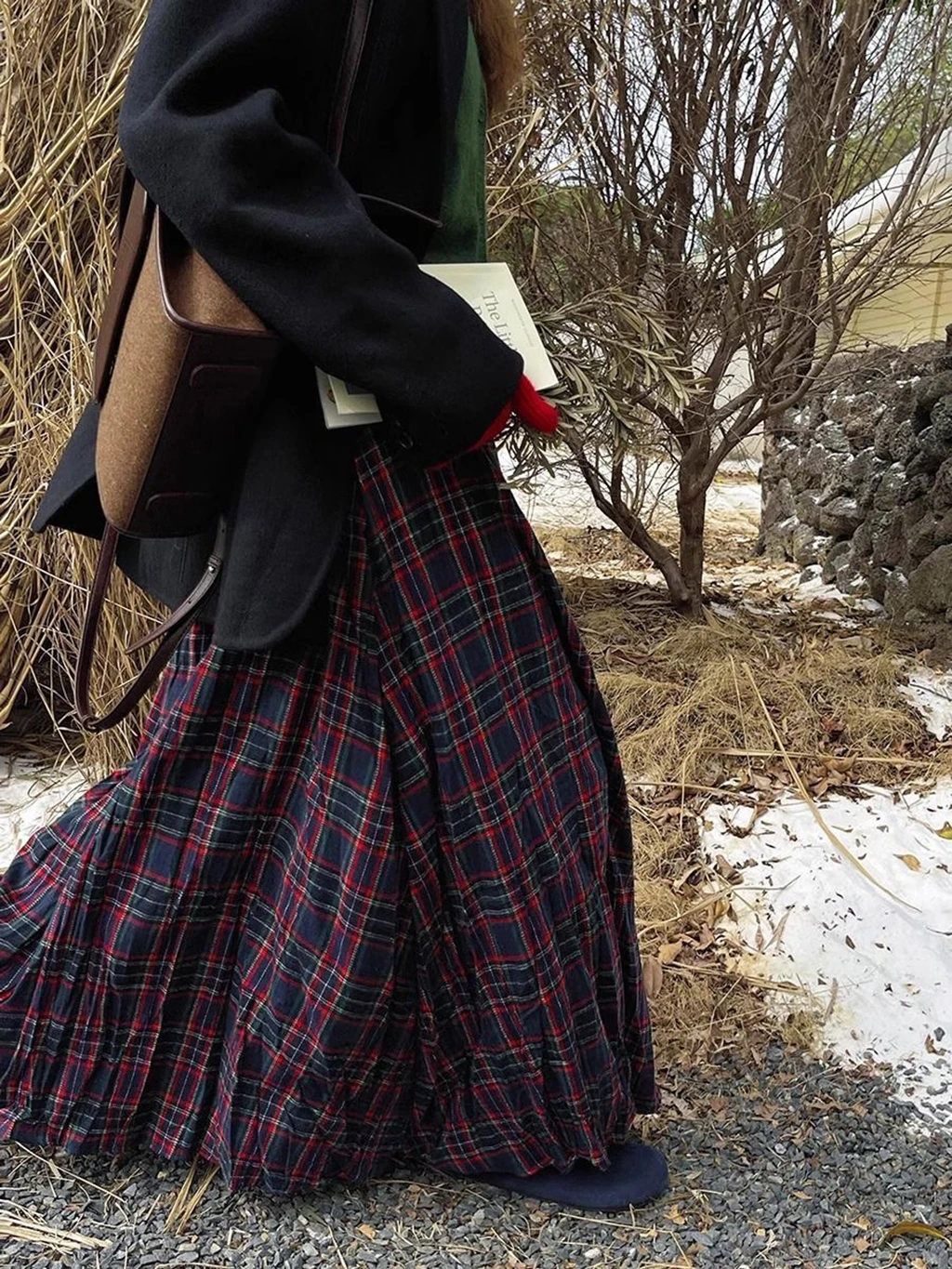 Women's red checkered pleated plaid skirt long dress, retro casual A-line skirt, trendy new style for women in spring and autumn