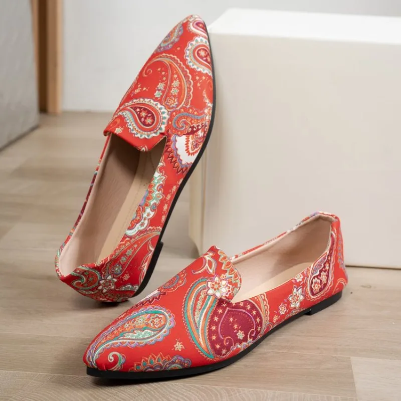 New Autumn Women's Shoes Casual and Fashionable Pointed-toe Flat Women's Shoes Shallow Opening Colorful Single Shoes Large Size