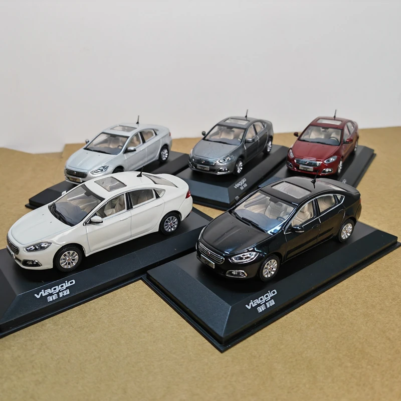 

Diecast 1:43 Scale FIAT Viaggio Alloy Car Model Collectible Toy Gift Souvenir Display Ornament