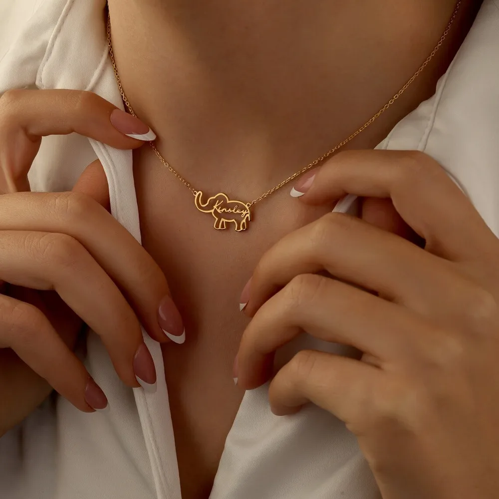 

Ожерелье с именем Lucky Elephant на заказ, кулон, семейные украшения, минималистичные ожерелья с подвесками в виде животных для женщин, подарки на день рождения