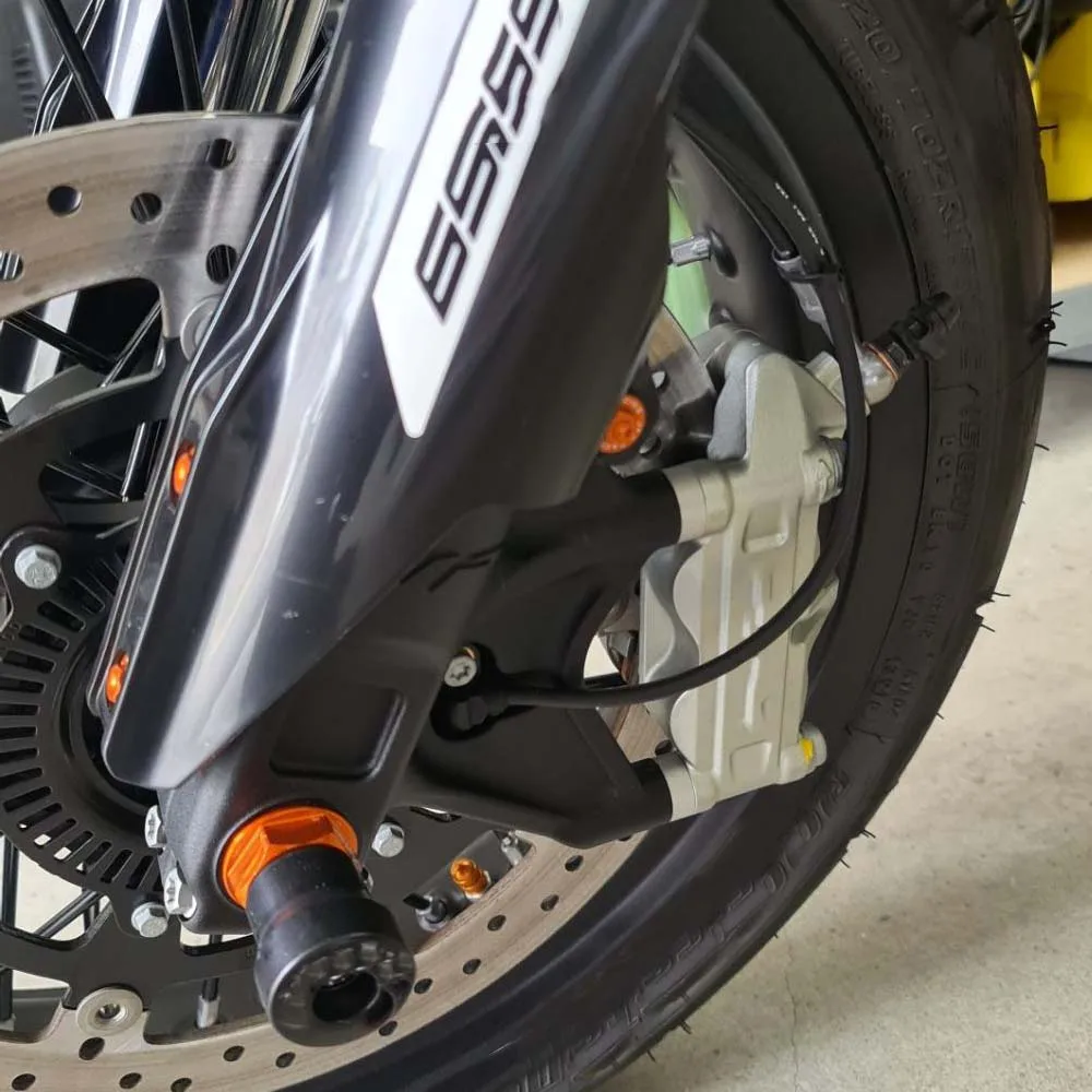 สําหรับ KTM 690 Enduro R 690Enduro R 690 SMC R Freeride 350 250 R 250R อุปกรณ์เสริมรถจักรยานยนต์ M6 * 12 ส้อมด้านหน้า Guard Bolt สกรู