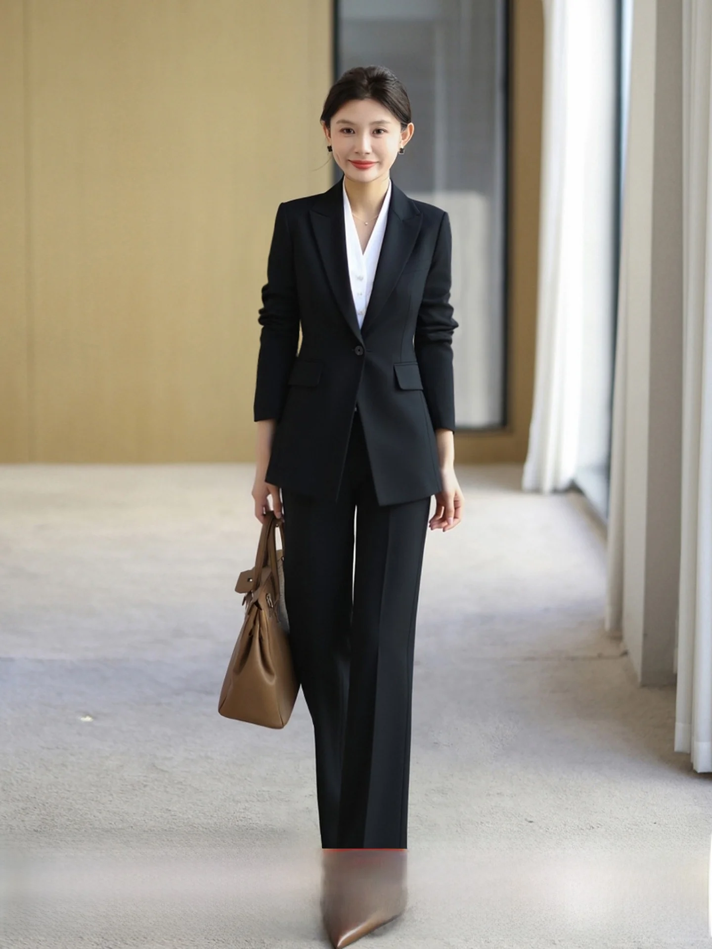 

Professional Black Women's Suit Set Career Interview Commute Straight Leg Pants Formal Outfit High-End Sensation Spring 2026