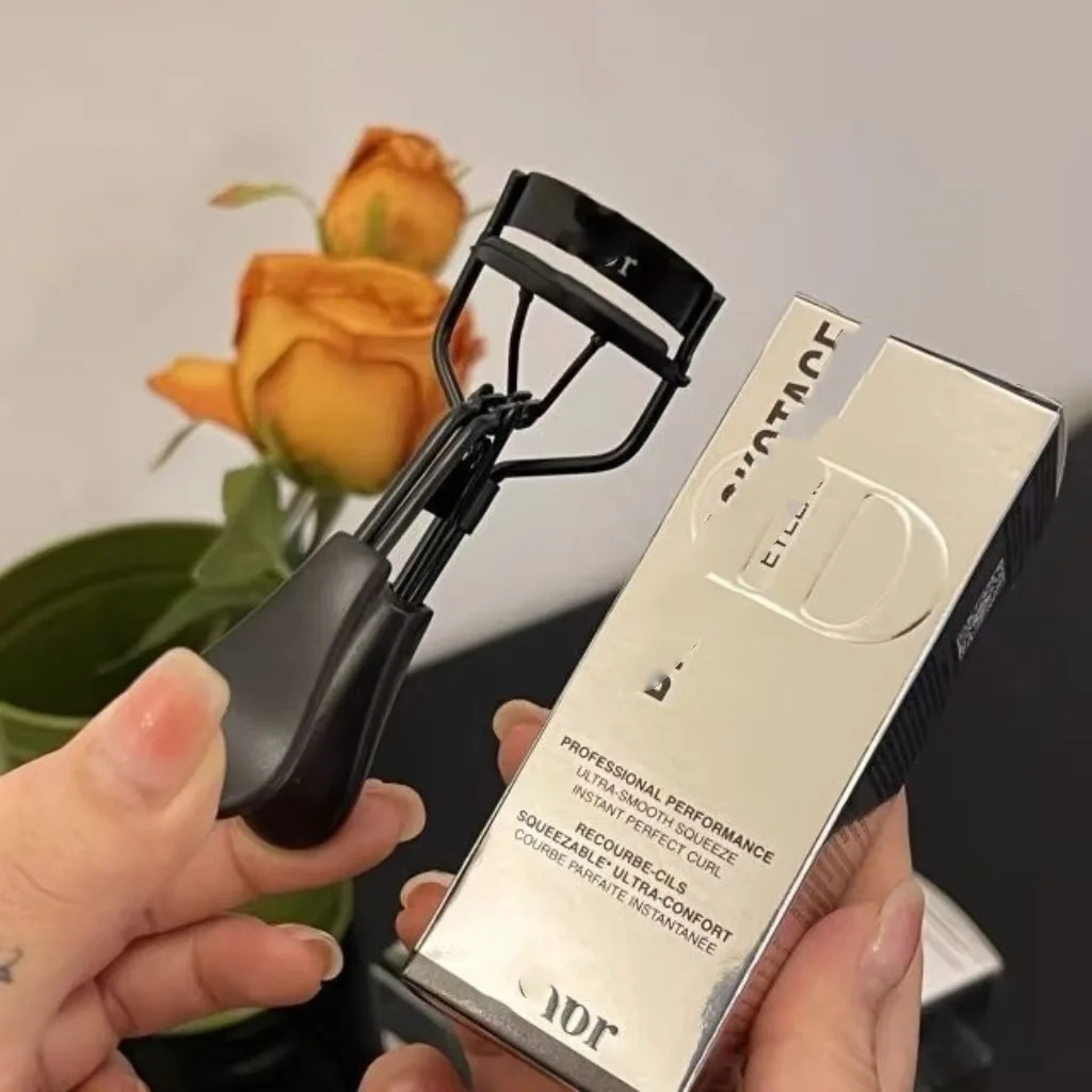 

wide-angle eyelash curler eyelash curler warping artifact portable eyelash curler makeup artist natural novice setting lasting