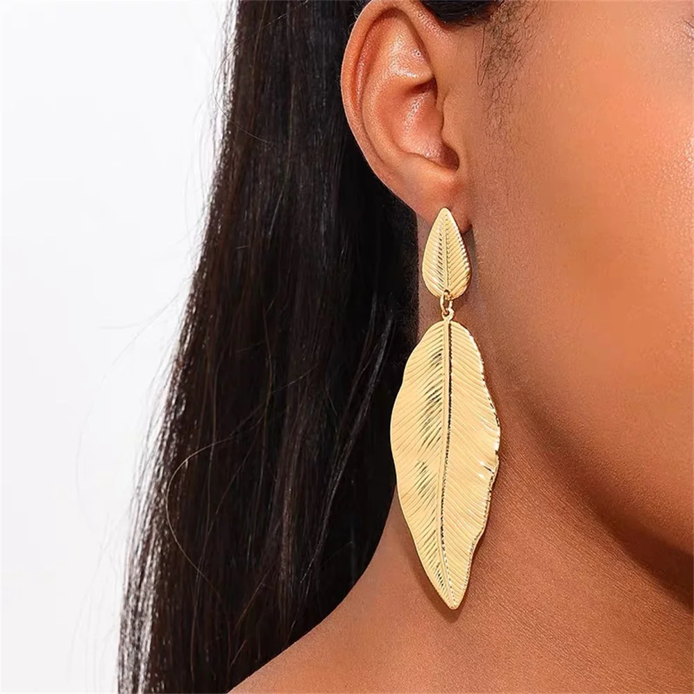 

Personality Creativity Geometry Metal Leaf Large Women's Earrings Fashion Luxury Alloy Piercing Ear Stud Jewelry Accessories