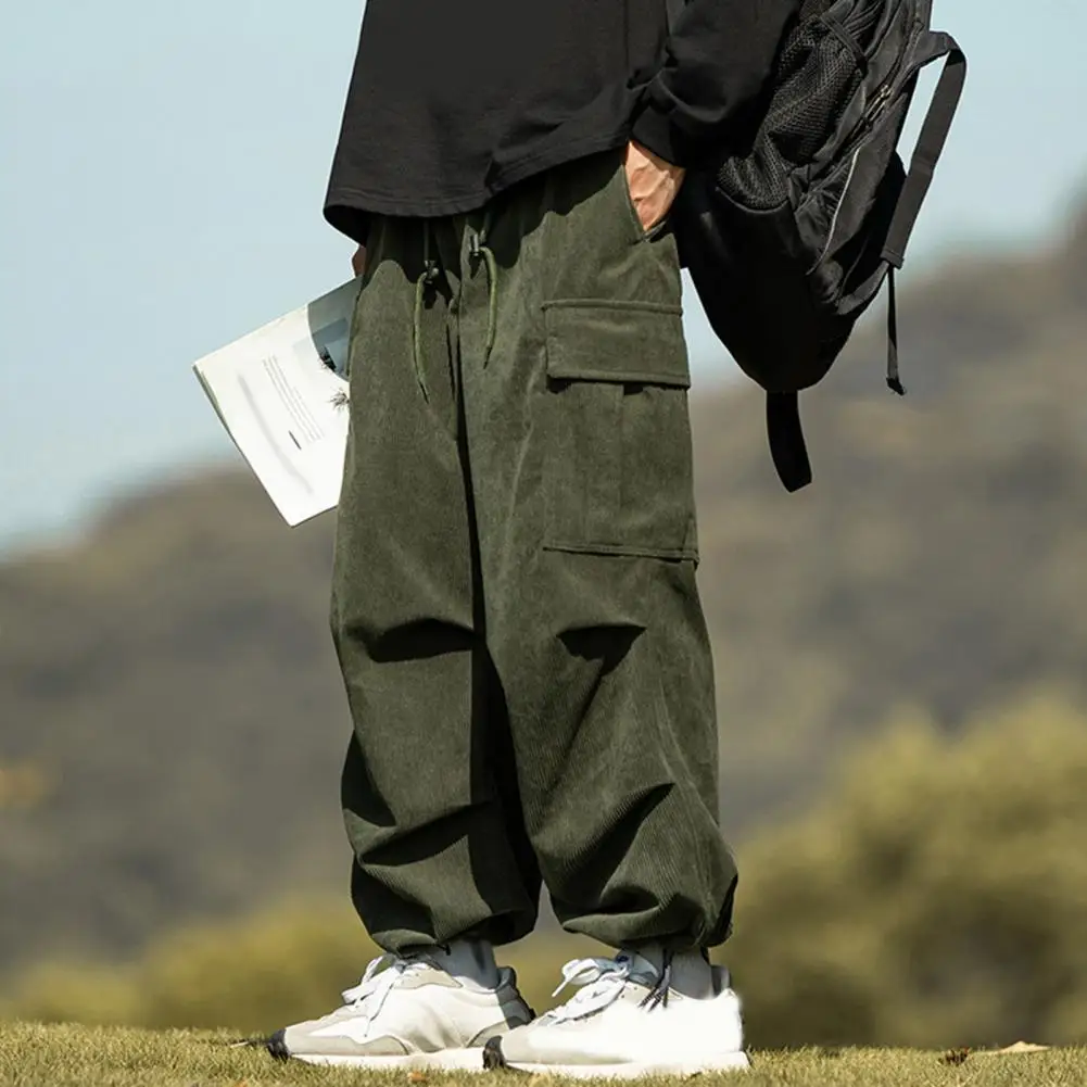 Pantaloni da uomo con coulisse pantaloni Cargo in velluto a coste stile Vintage con Multi tasche per uomo Streetwear gamba dritta vestibilità ampia per esterno