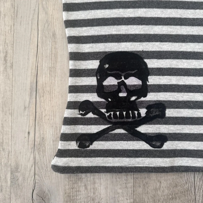 Women's cross-border trend striped skull print retro spicy girl personality design sleeveless tank top black gray polyester
