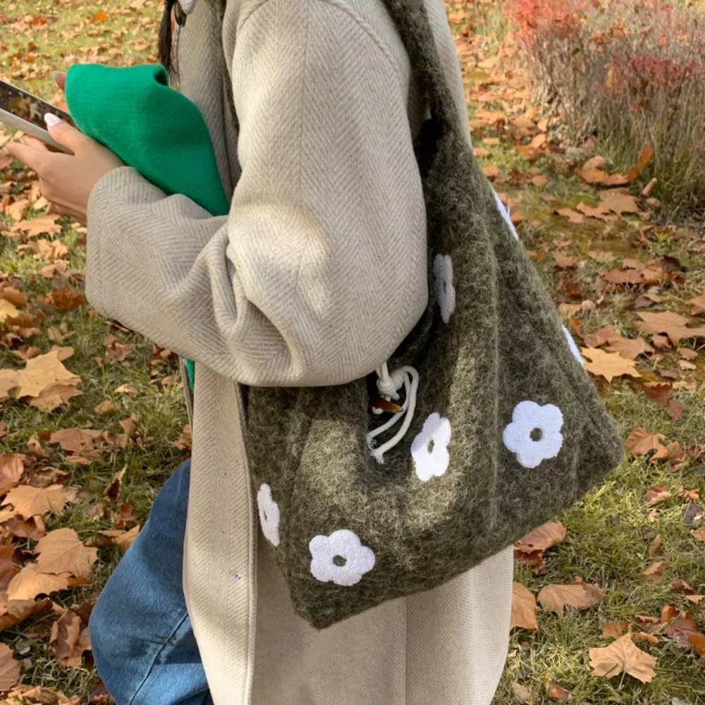 

Material Shoulder Bag Embroidered Design Shoulder Strap Flower Embroidered Bag Floral Pattern Tote Style Sweet Bag