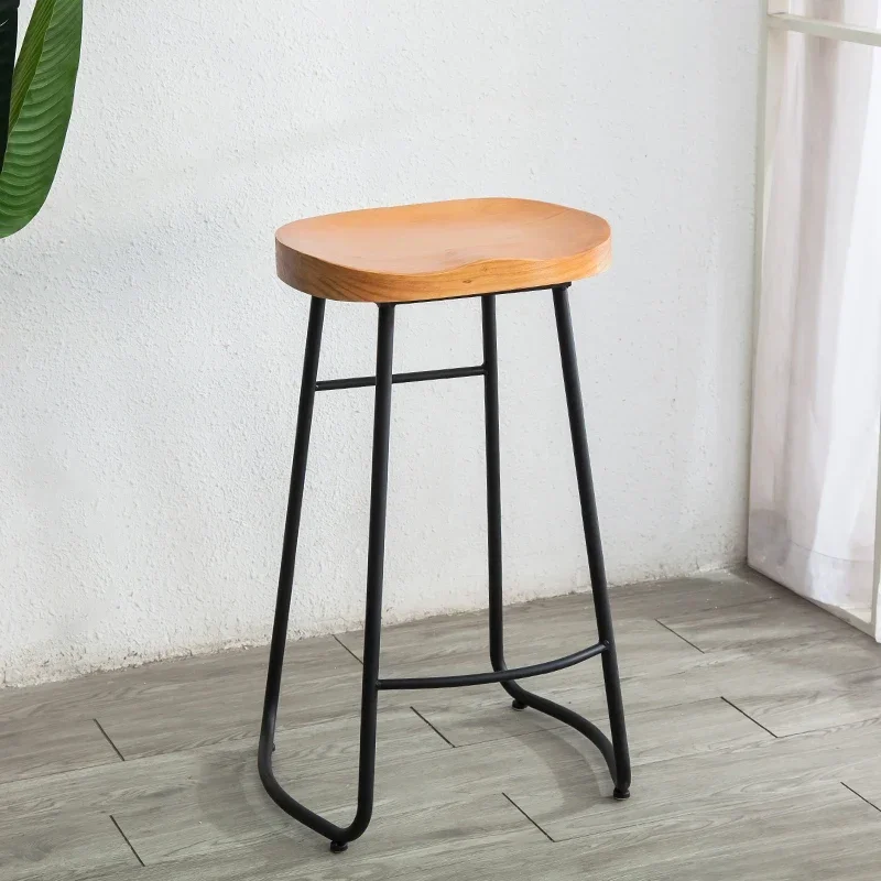 Sillas de Bar modernas y sencillas, taburete de hierro de patas altas para mostrador, asientos de madera maciza, silla de cocina, escena versátil, muebles para el hogar