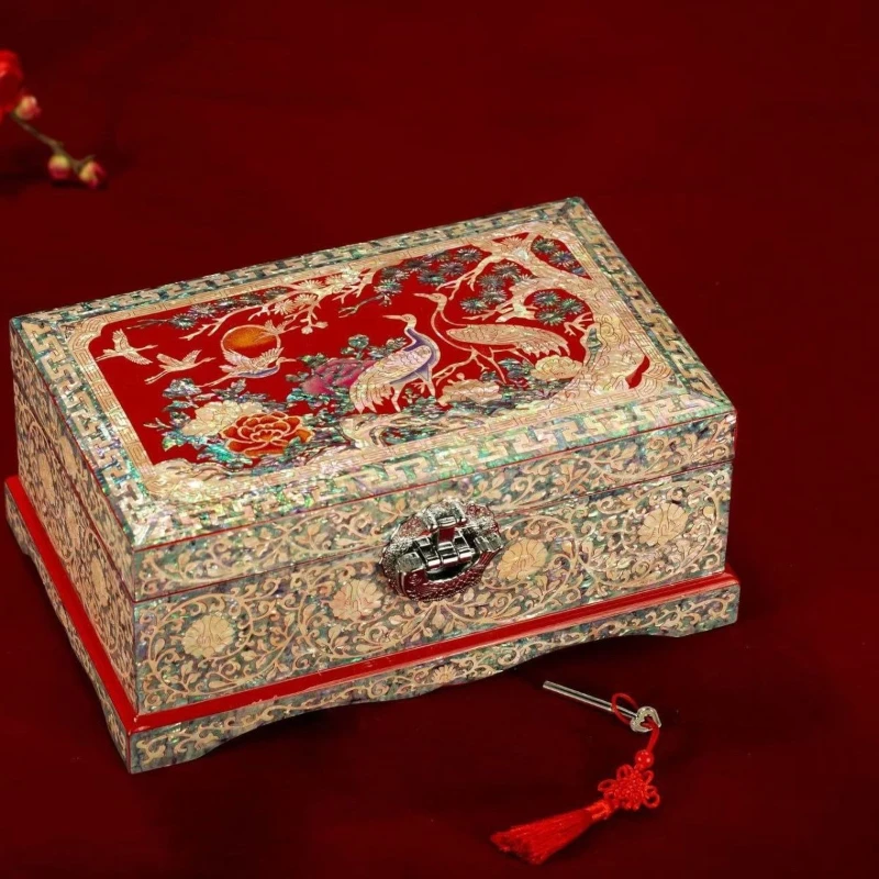 

High-end wooden snail lacquer, Chinese jewelry box intangible cultural heritage wedding gift