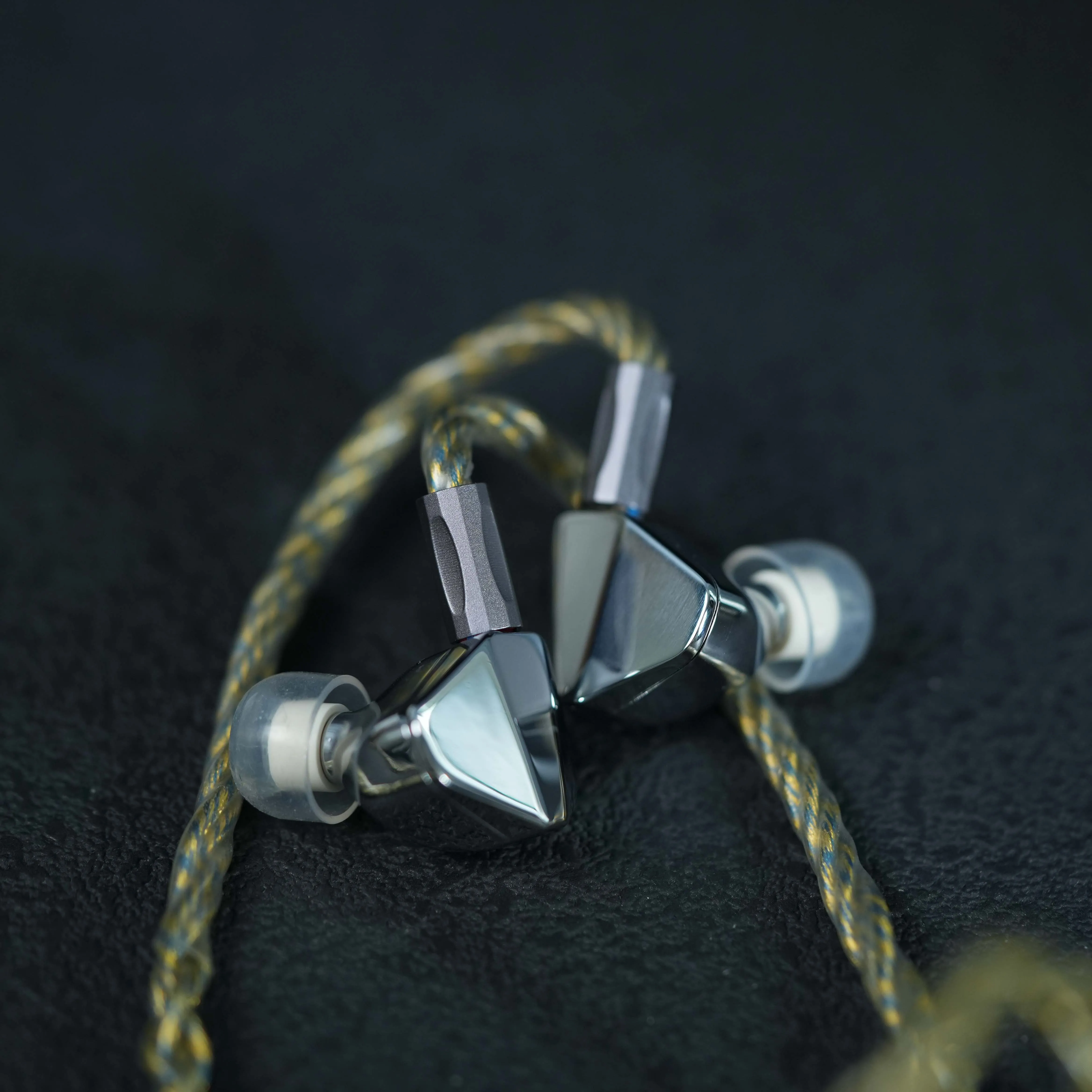 TRKAPLST- 32 HIFI In-Ear IEM-Kabel mit 2,5 mm/3,5 mm/4,4 mm symmetrischem Anschluss auf 0,78 PIN/MMCX/Dual 3,5 mm für FiiO MoonDrop – Detail 12