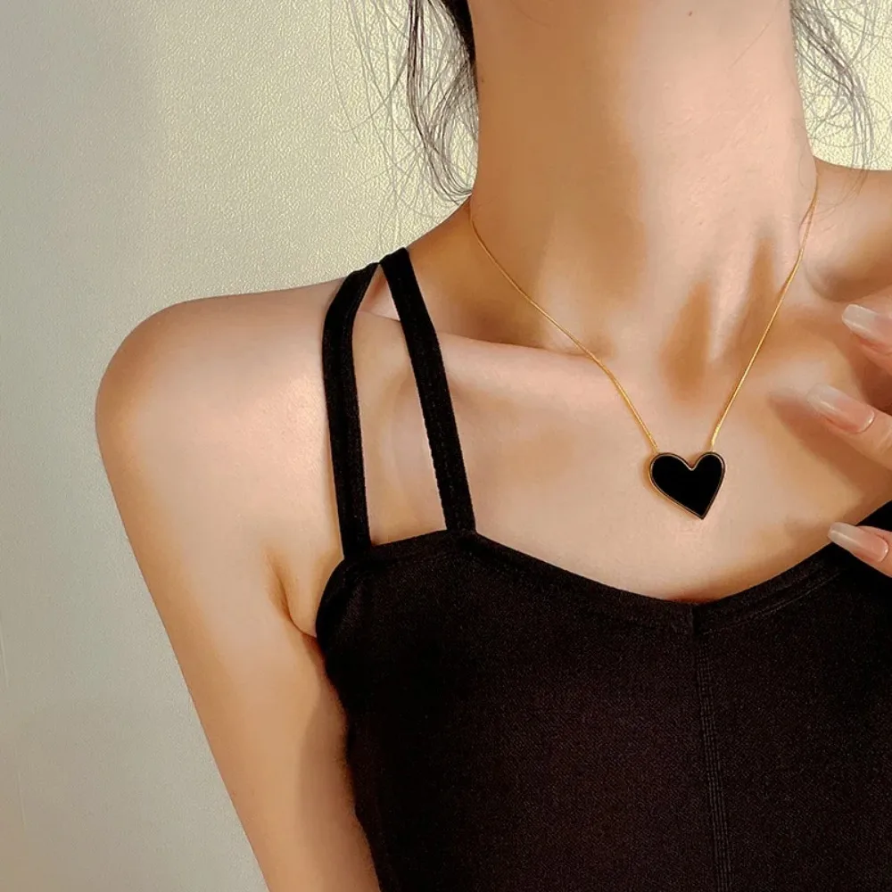 Stainless Steel Black Heart Pendant Necklace for Women\'s Collarbone Chain Minimalist Autumn Winter Sweater Chain Бижутерия Чокер