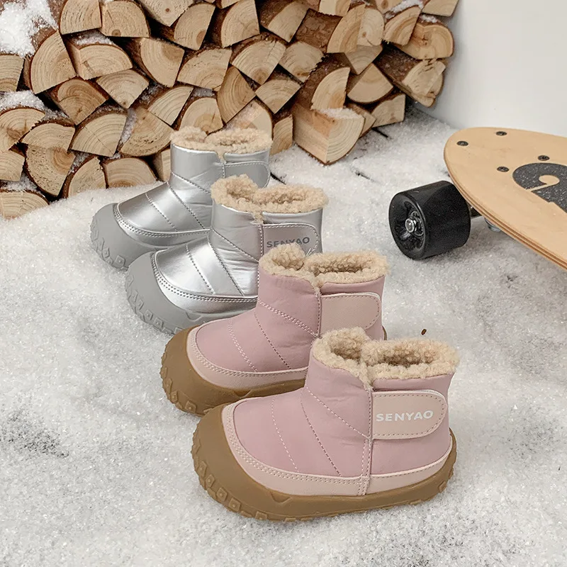 

2025 New Winter Kids Snow Boots Girls Boys Warm Thick Fleece Lined Cotton Shoes Children Snow Boots